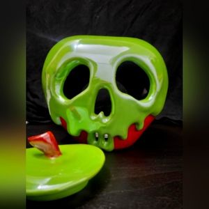 Poison Apple